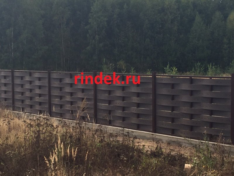 Плетеный забор из дерева