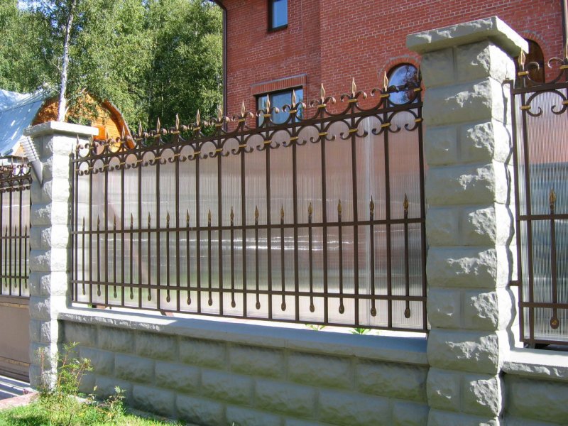 Заборы из шлакоблока для частного дома