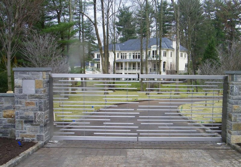 Modern Metal driveway Gates