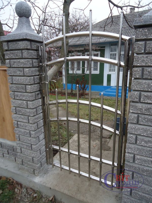 Калитка из нержавеющей трубы