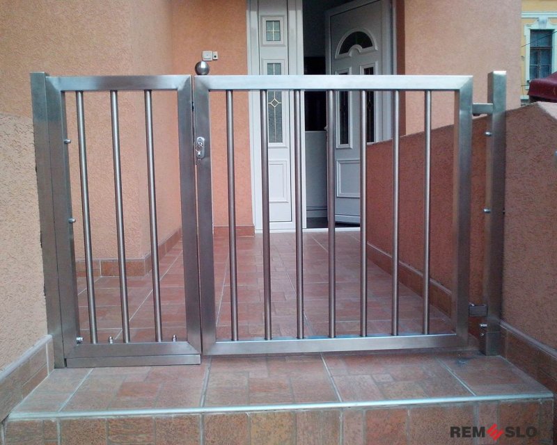 Калитка из нержавеющей трубы