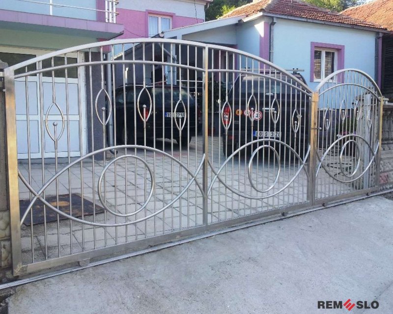 Кованые ворота из нержавейки