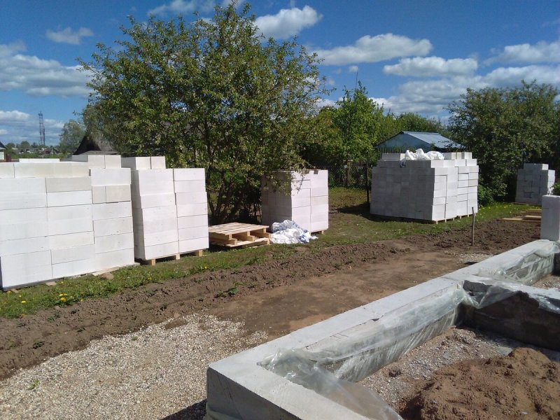 Железобетонные столбы в доме из газоблока