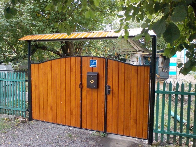 Ворота из металлосайдинга
