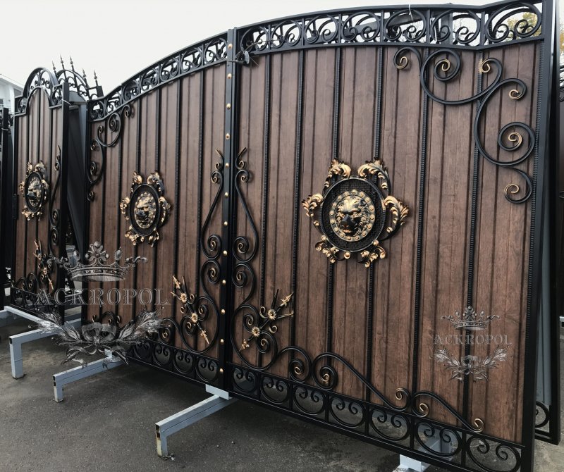Кованые ворота стрелы Амура