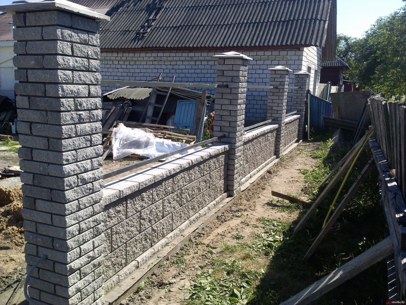 Забор из Бессер блока