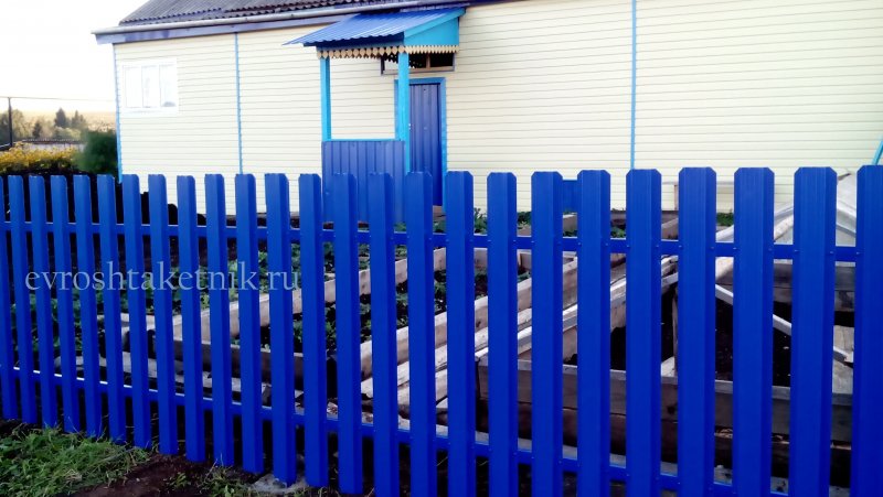Штакетник прямоугольный 0.45 pe-Double RAL 3005 красное вино