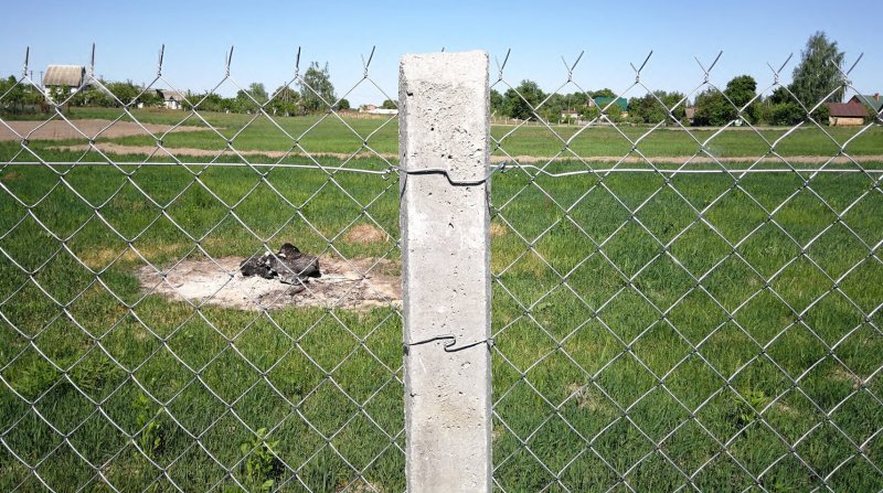 Ограждение из сетки рабицы по жб столбам 1с 18б