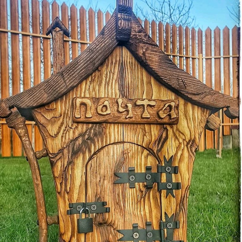 Резные деревянные ворота