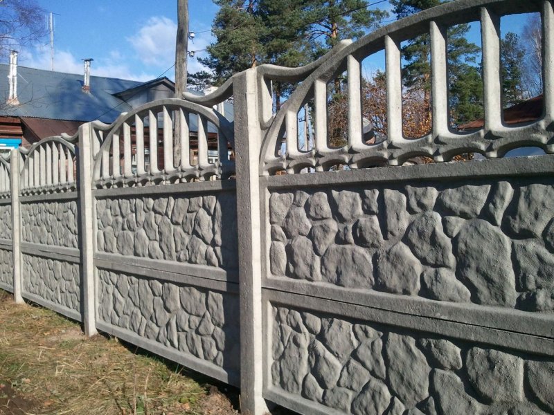 Современный каменный забор