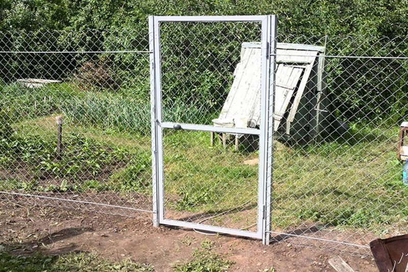 Калитка для забора из рабицы