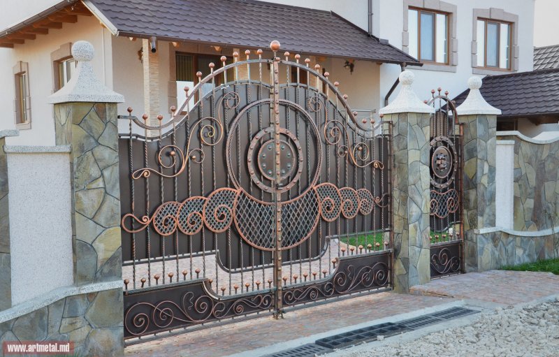 Ворота м виноградом