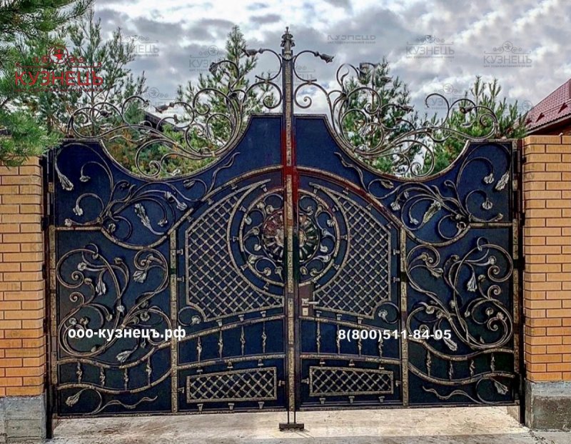 Ворота с виноградной тематикой ковка