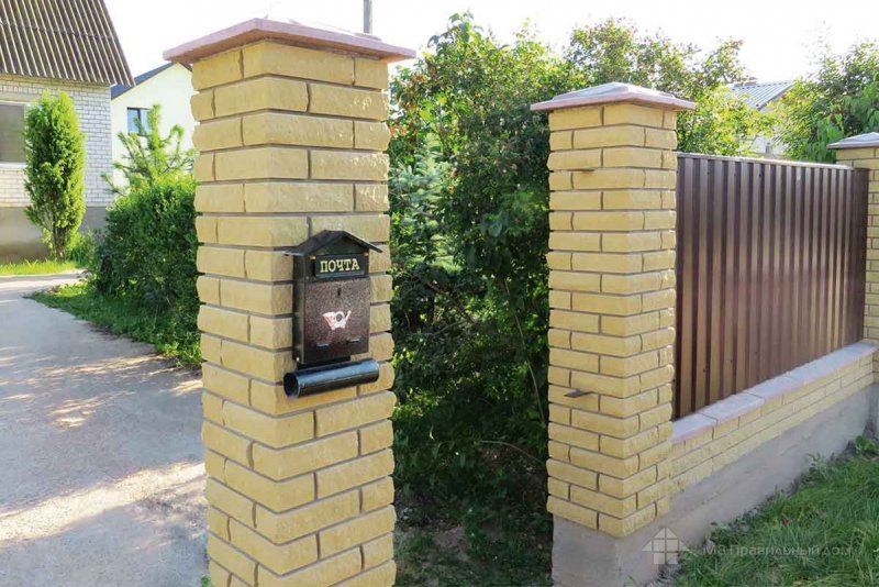 Заборные столбы из кирпича