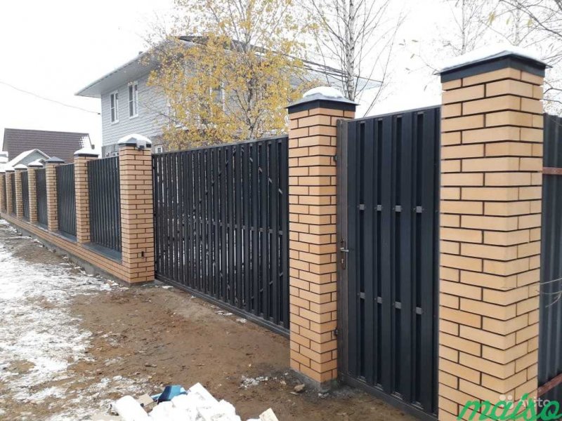 Столбики из кирпича для забора