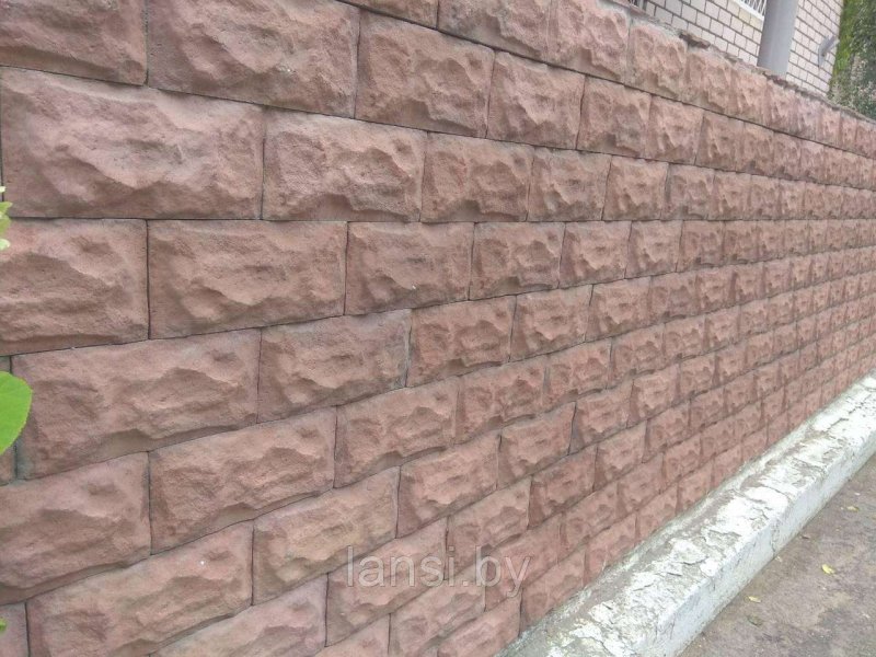 Цоколь забора из профиля из артбетона
