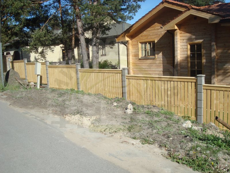 Забор с перепадом высот