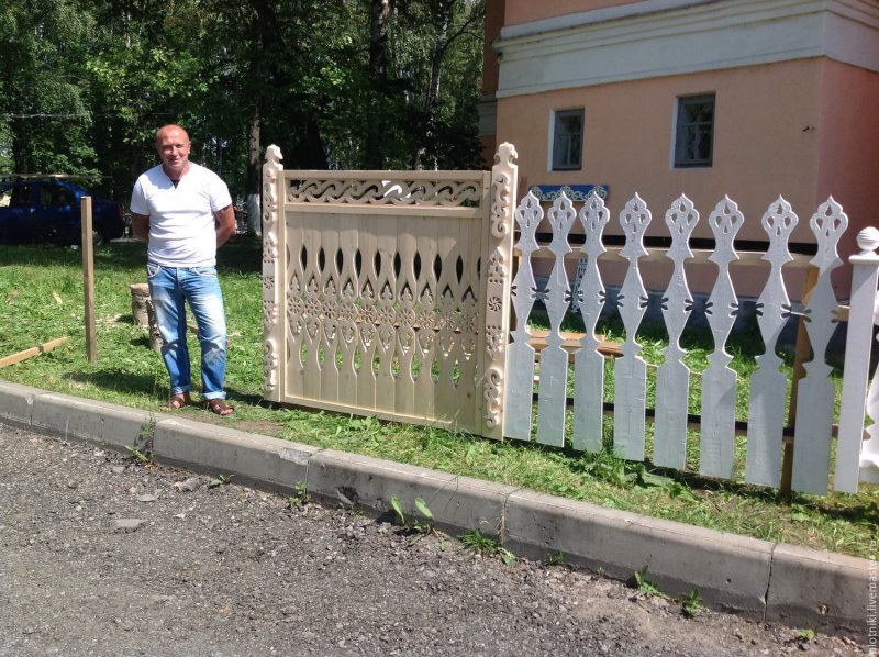 Красивые резные заборы из дерева