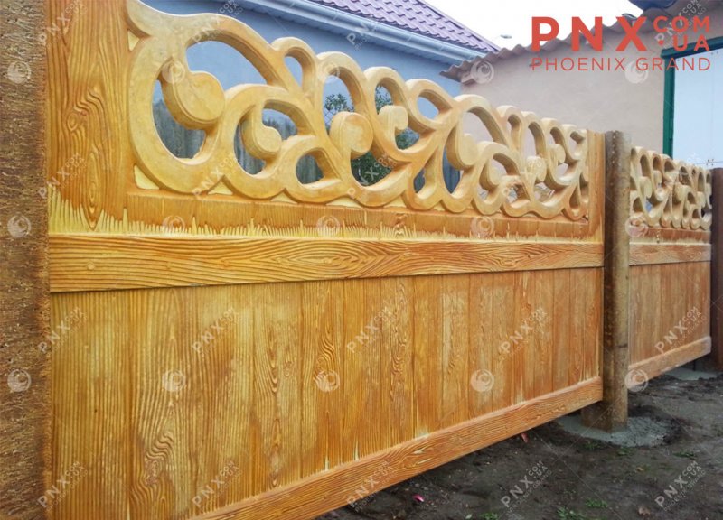 Декоративный резной деревянный забор