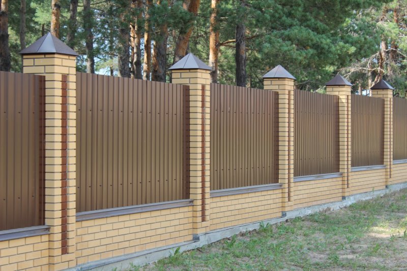 Красивые кирпичные столбы