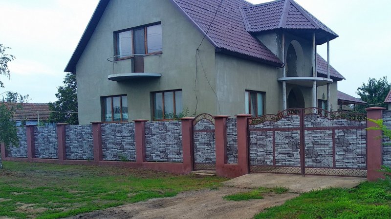 Забор из керамзитоблока