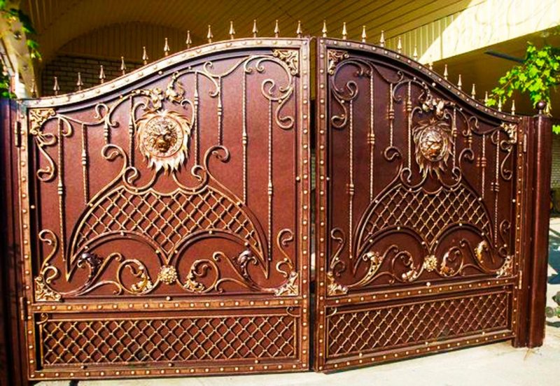 Красивые кованые ворота
