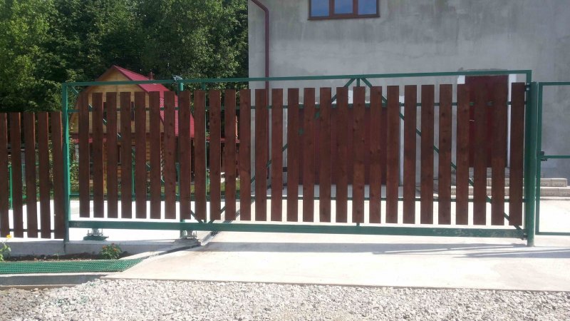 Ворота деревянные распашные