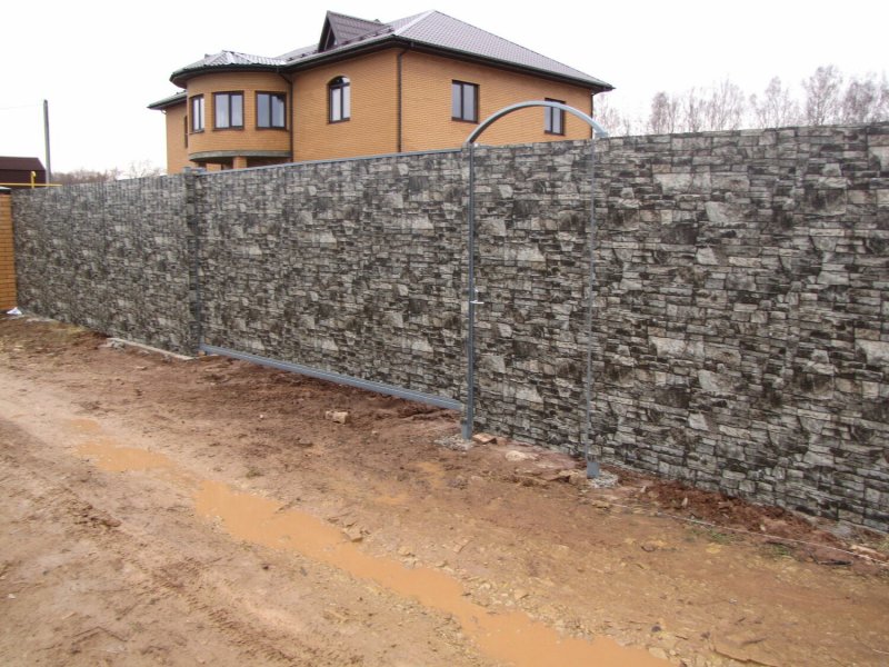 Металл для забора под камень