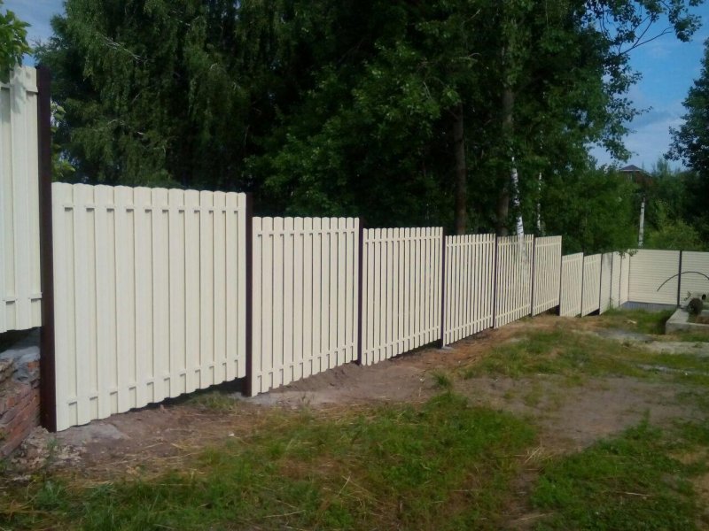 Забор штакетник слоновая кость