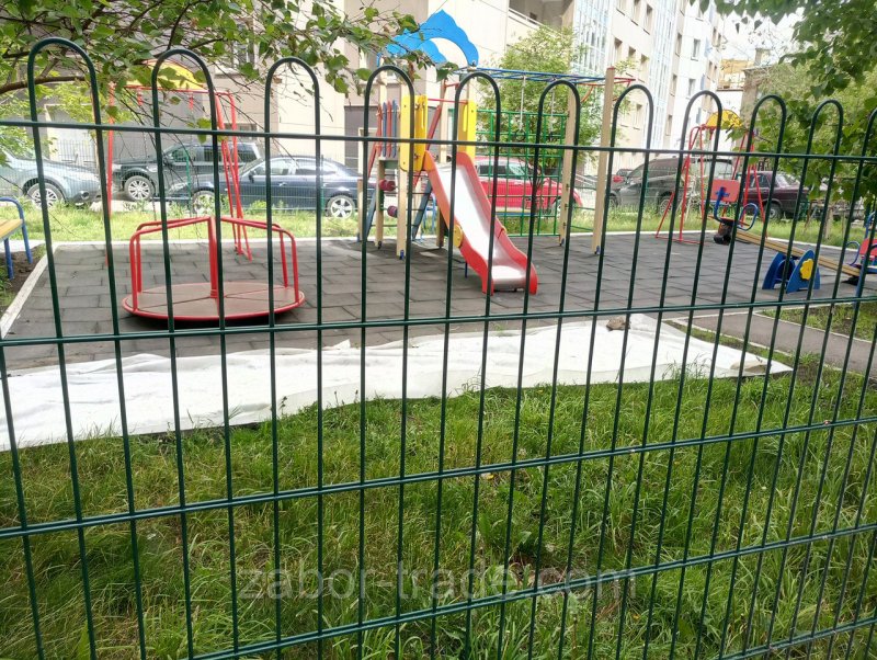 Ограждение детской площадки
