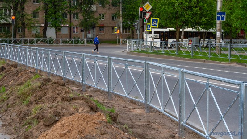 Металлические пешеходные ограждения