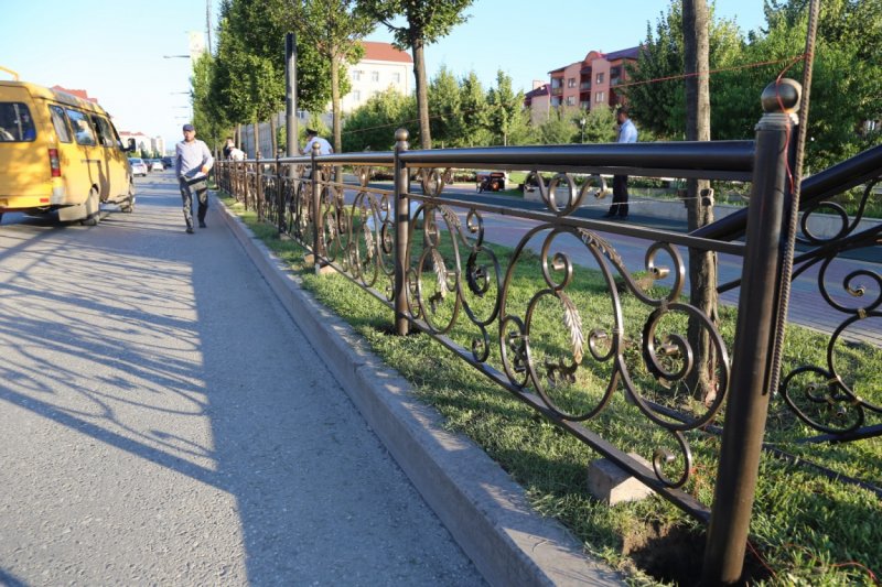 Ограждение тротуара