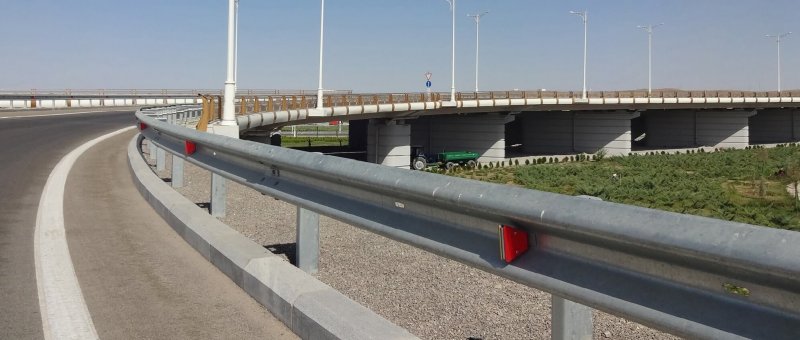 Ограждение на трассе