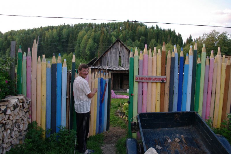 Прикольные заборы на даче