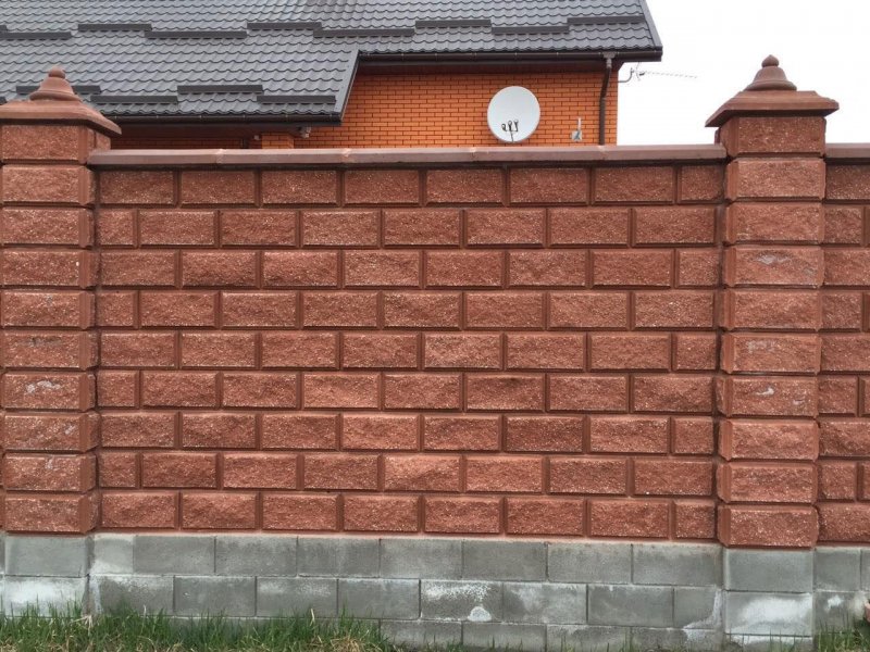 Кирпич Бессер забор