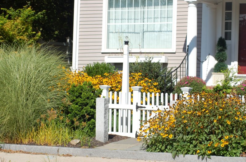 Design Fences for a Cottage