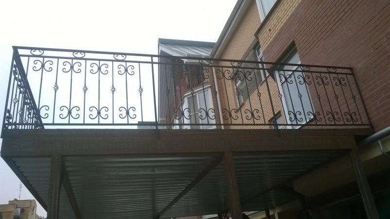 Кованые балконы