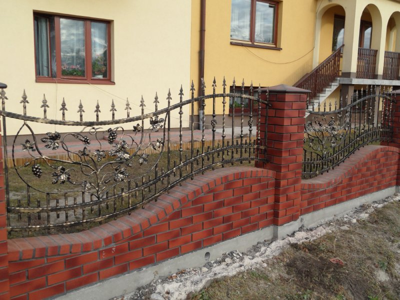 Ограждение на палисадник из кирпича