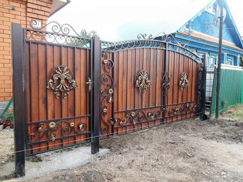 Кованые ворота с калиткой Кармаскалы