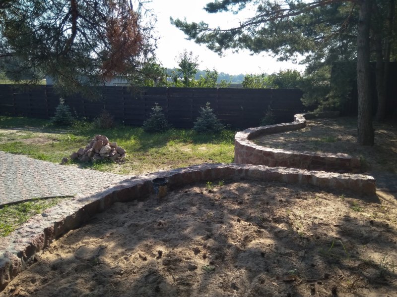 Подпорная стенка из деревянного бруса