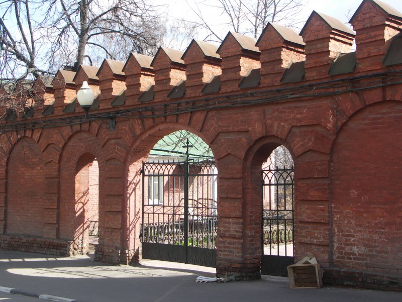 Забор с аркой