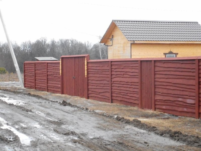 Забор из обожженного дерева