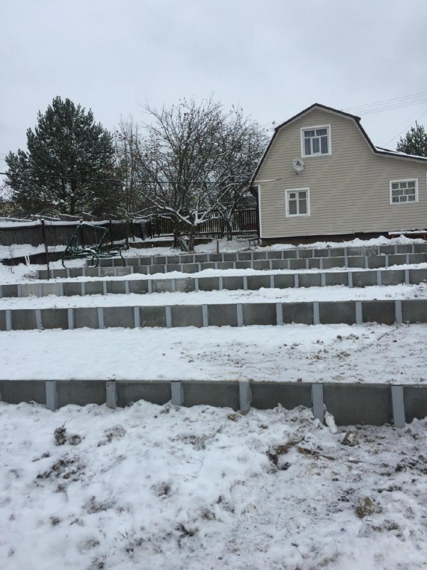 Низ забора из плоского шифера