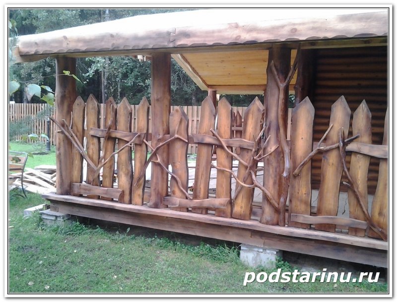 Стена из необрезной доски