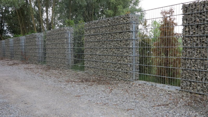 Забор из габиона из зеленой сетки