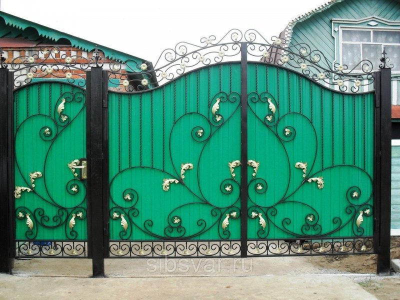 Ворота калитки из металла