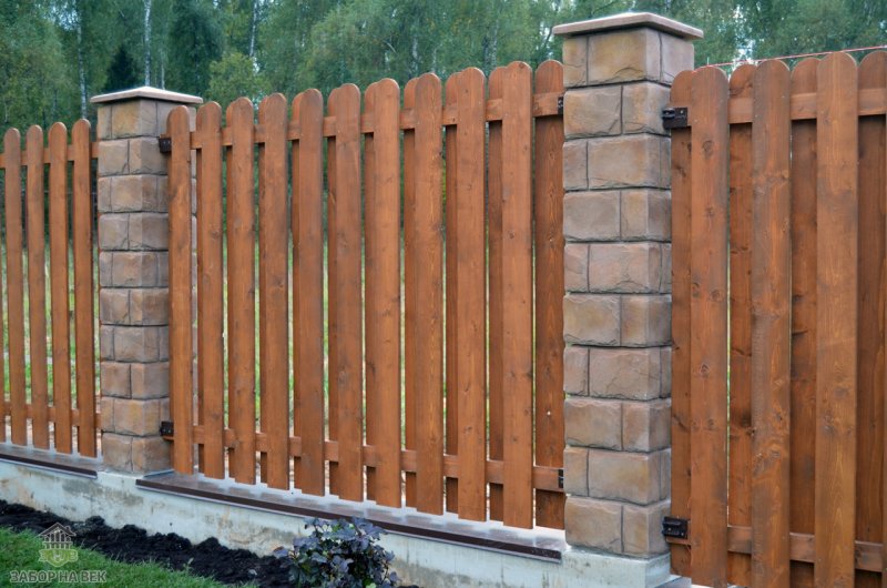 Красивые заборы из террасной доски