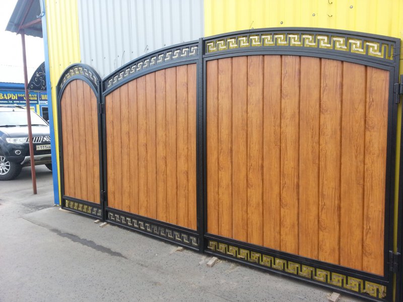 Красивые калитки из металла