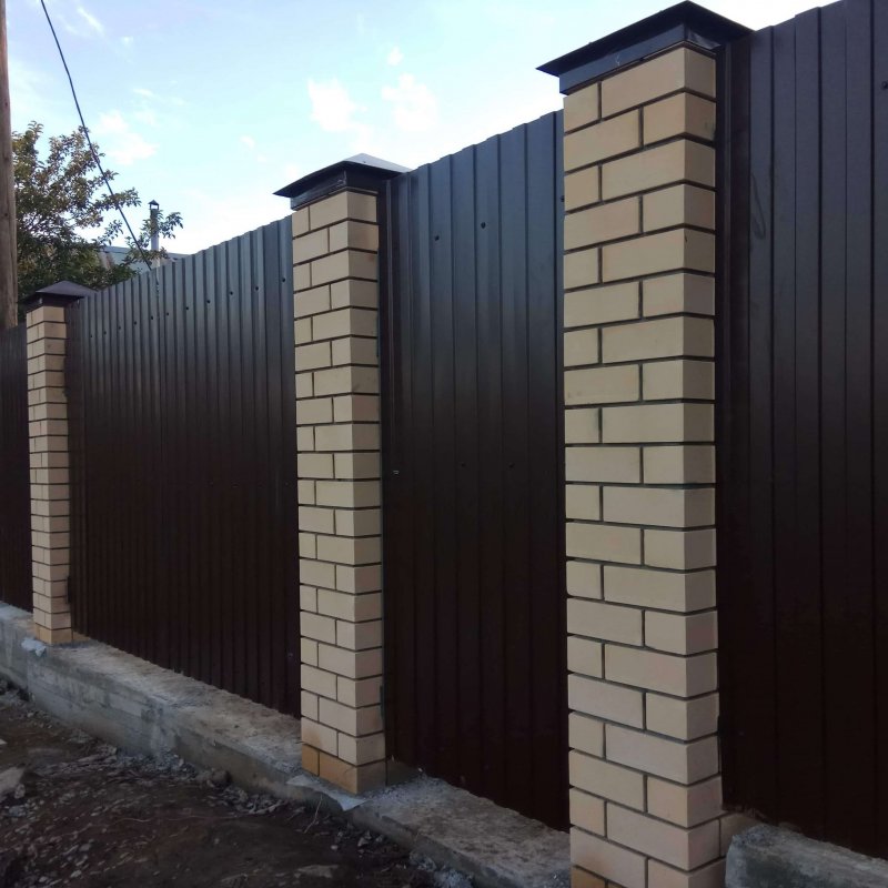 Кирпичный столб 640х510 мм