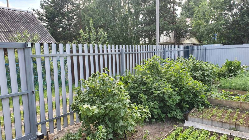Красивый забор из сетки